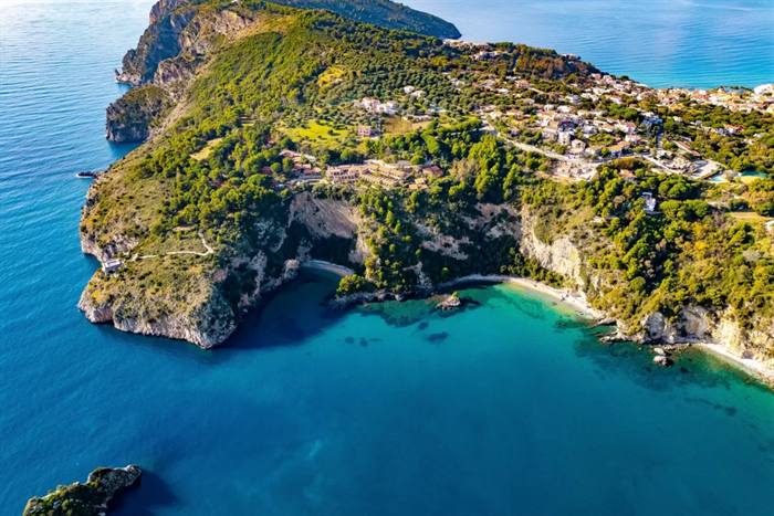 Ingresso di una grotta marina di Palinuro